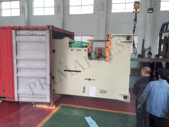 带开卷机、数控送料机、渐进式模具的自动冲孔生产线