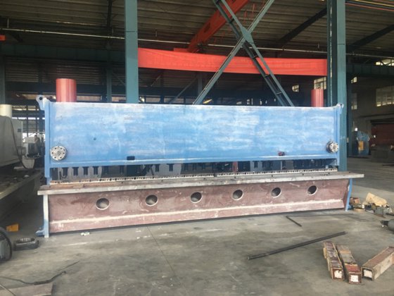 重型25毫米厚度6米断头台剪板机 船厂使用的数控液压剪板机