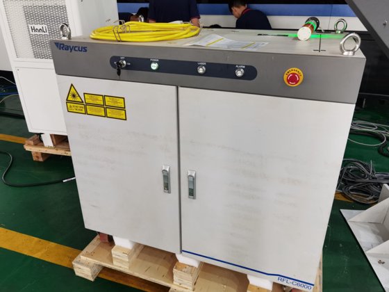 双交换双工作台和全罩式数控激光切割机6kw与管道切割机6m