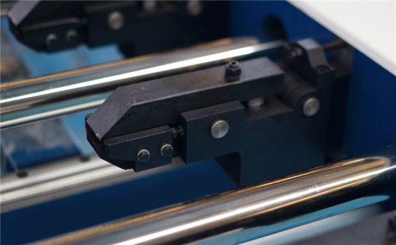 新设计的不锈钢板立式V型开槽机切割折弯机V型开槽机