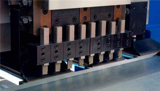 新设计的不锈钢板立式V型开槽机切割折弯机V型开槽机