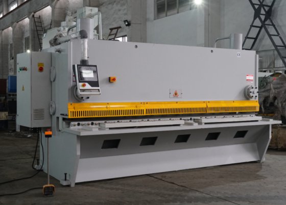 Delem DAC360 CNC の油圧ギロチンのせん断機械ギロチンのせん断機械 12x3200mm