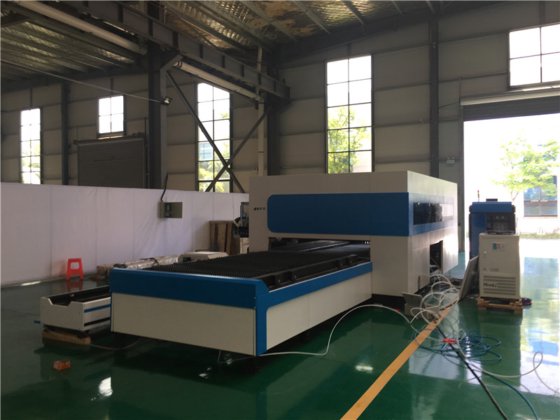 全罩式可交换光纤激光切割机4000x1500mm带管子切割