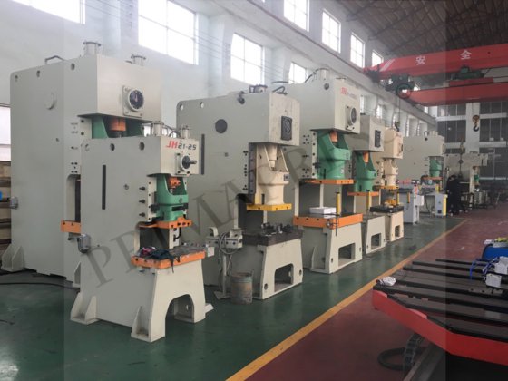 JH21型气动压力机，带湿式离合器和液压过载保护器