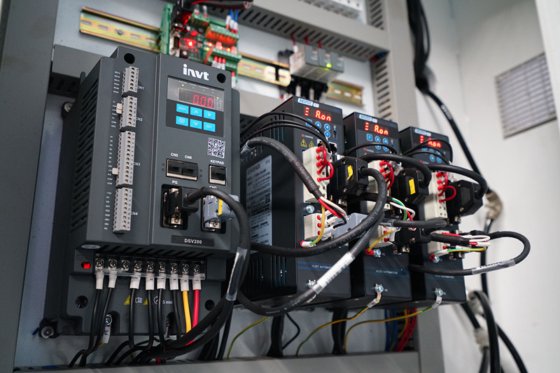 中国6米数控V型开槽机6000mm铁板数控V型开槽机