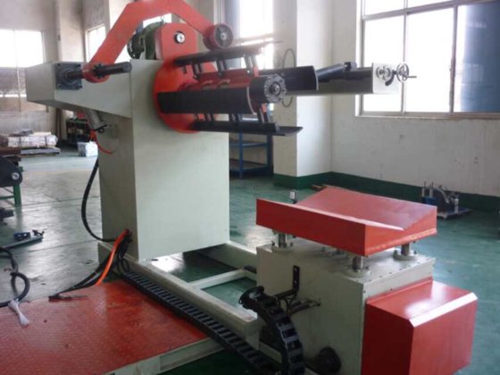 プレス打抜き機用コイルNCフィーダー、パワープレス用NCフィーディングマシン