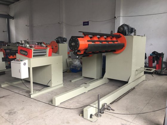 用于冲床的卷材数控送料机，动力机的数控送料机