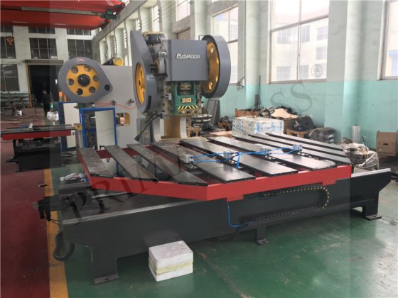 CNC給餌台付きディープスロートプレス機