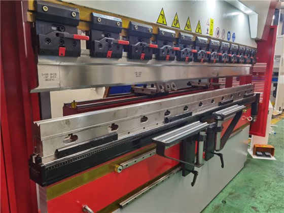 油电混合数控折弯机