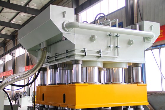 2500吨液压门板压花机门皮压制机出口