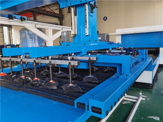 自动装片和卸片的数控光纤激光切割机