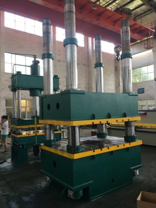 四柱框架液压机400t用于深拉铝制炊具