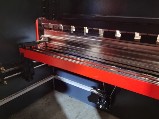 金属板材液压折弯机，金属板材液压折弯机