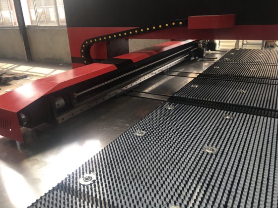 价格优惠的机械式数控转塔冲床，廉价数控冲床