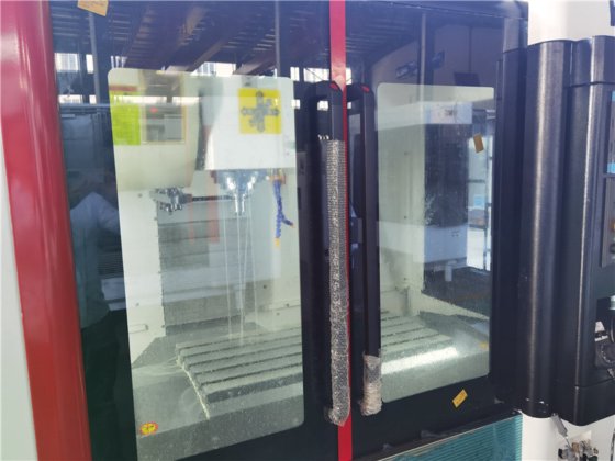 5轴数控铣床制造商VMC650立式加工中心