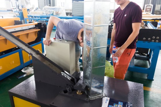 气动插角机，风管转角安装机