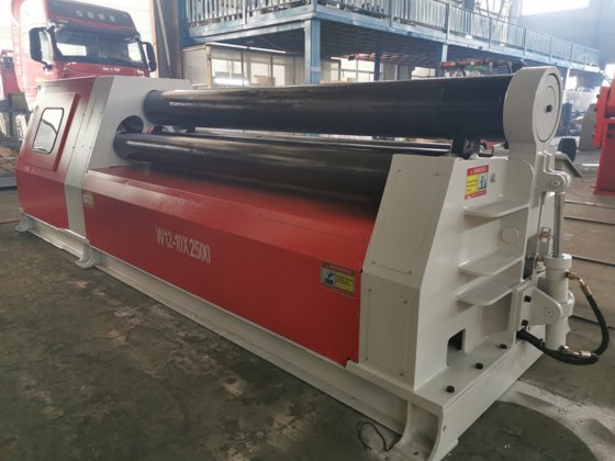 W12型数控四辊式钢板折弯机，带4个辊子