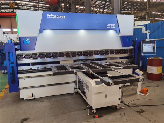 DA66T アルミニウム鉄板 8+1 軸 CNC