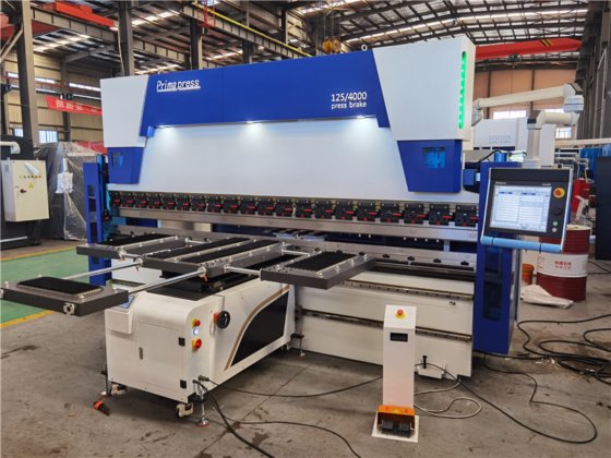 DA66T アルミニウム鉄板 8+1 軸 CNC