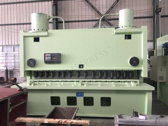 重型钣金液压剪板机,板式断头台剪板机