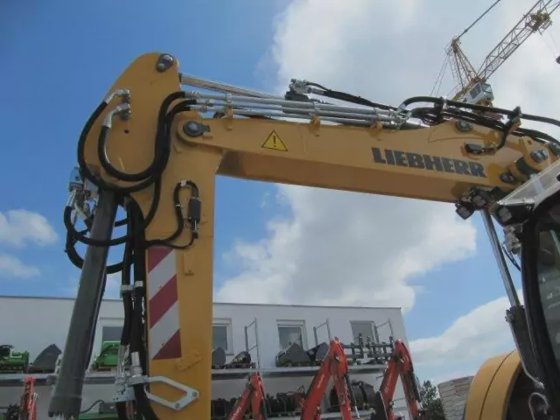 2022 Liebherr A 913 Compact