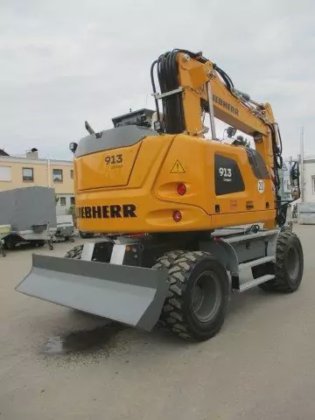 2023 Liebherr A 913 Compact