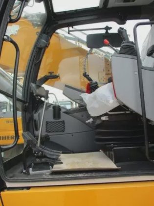 2023 Liebherr R 938 NLC