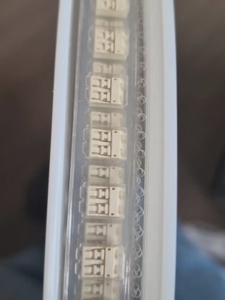 モレックスライティングコネクターMiniLite-TrapConnヘッダー。2,500個入り