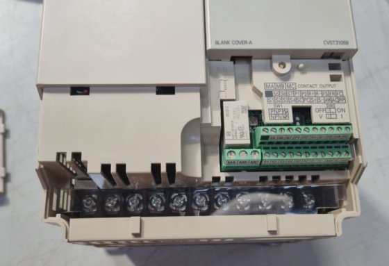 安川 CIMR-V7BC24P0 6.7KVA 4.0KW 逆变器
