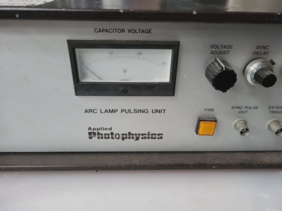 应用光物理 1410 弧光灯脉冲装置（电机架）