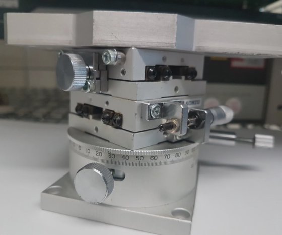 神津ロータリーRM07-03と神津リニアXYステージ