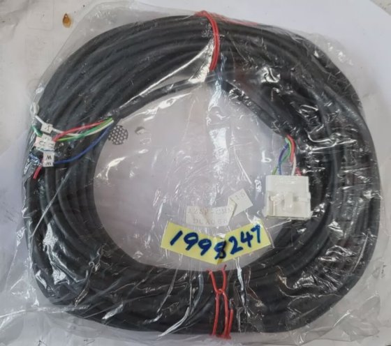 安川 JZSP-CMM00-15 15 米电机电缆（BR2.4B8）