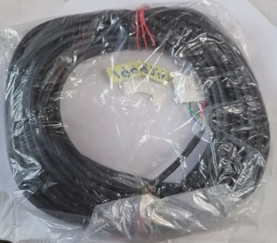 安川 JZSP-CMM00-15 15 米电机电缆（BR2.4B8）