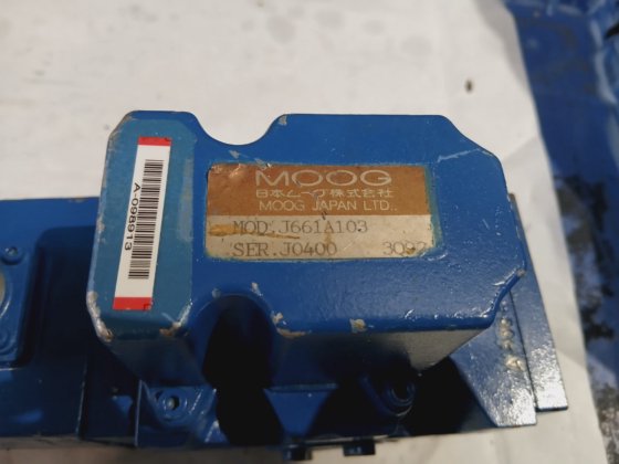 SERVO VÁLVULA MOOG J661A103 (R6S2.2)