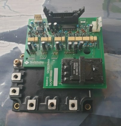 三菱 PM75RSA060 电源模块，带住友 SA765188BD 电路板