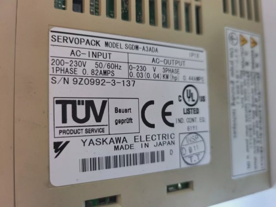 安川 SGDM-A3ADA 交流伺服包伺服驱动器（R3S2.2）