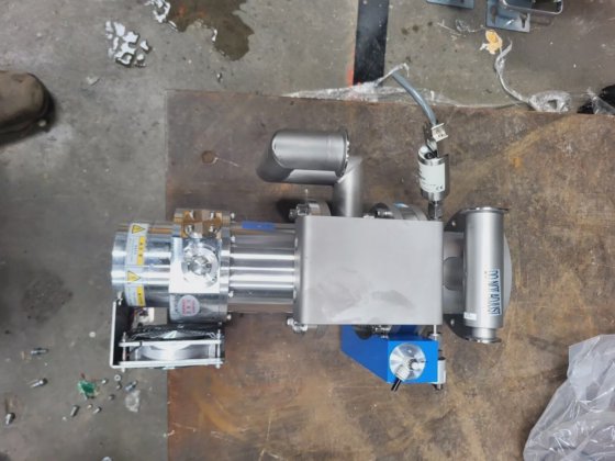 島津TMP-203Mターボ分子ポンプとフジBV-4AX0-HFスロットルゲートバルブ