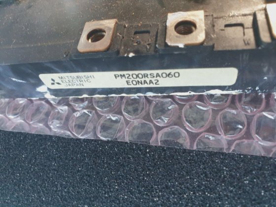 三菱 PM200RSA060 电源模块，带住友 SSDRV2 SA765366AX