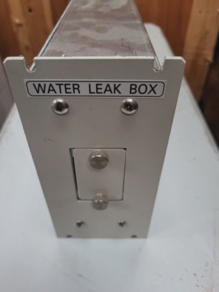 東京エレクトロンTEL 水漏れボックス（モーターシェルフ）