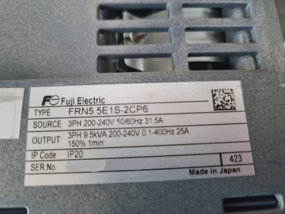 富士电机FRN5.5E1S-2CP6三相变频器（RBD1.3）。