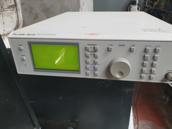 FLUKE PM5139 PM5139/001 FUNCTION GENERATOR
