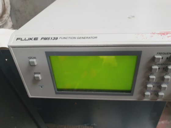 FLUKE PM5139 PM5139/001 FUNCTION GENERATOR