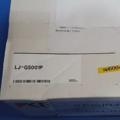 KEYENCE LJ-G5001P 激光位移传感器控制器净价 4000 欧元。