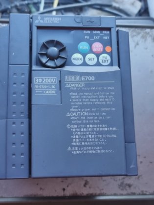 三菱FR-E720-1.5K E700インバーター（R2S7.6）