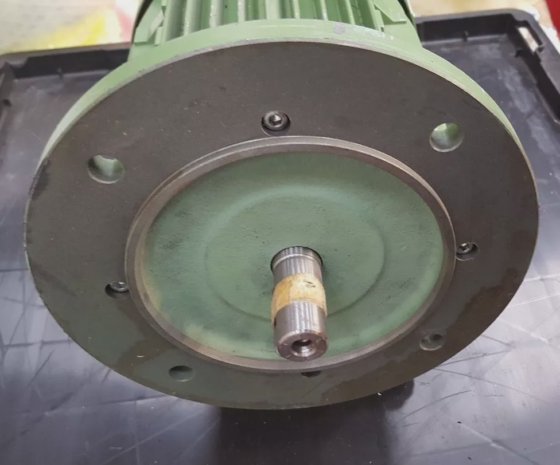 LENZE B80S/4 L4马达 (BR5.1B2)