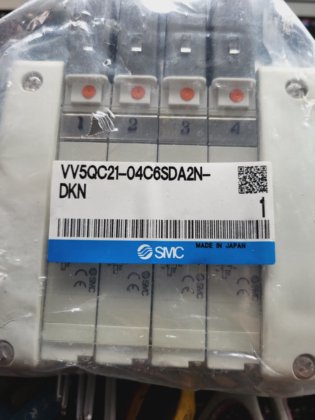 SMC VV5QC21-04C6SDA2N-DKN 5通电磁阀底座（BR3.6B8）