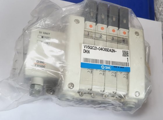 SMC VV5QC21-04C6SDA2N-DKN 5通电磁阀底座（BR3.6B8）