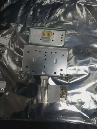 日立 2M121A マグネトロン (R4S9.6B1)