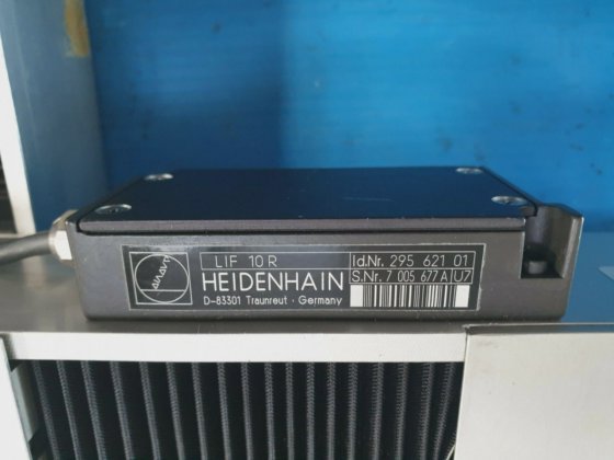 AEROTECH ATS150-150-M-40P螺杆驱动直线平台2件，交叉安装