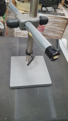 利兹精密仪器 LMS-100 吊杆架，带 16 英寸立柱